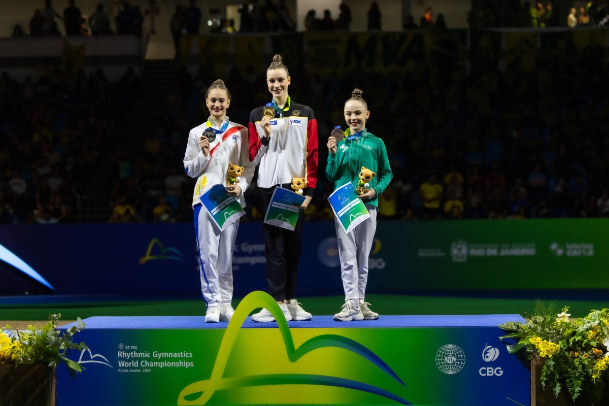Amalia Lică (foto stânga) a câștigat medalia de argint la Campionatul Mondial de la Rio de Janeiro