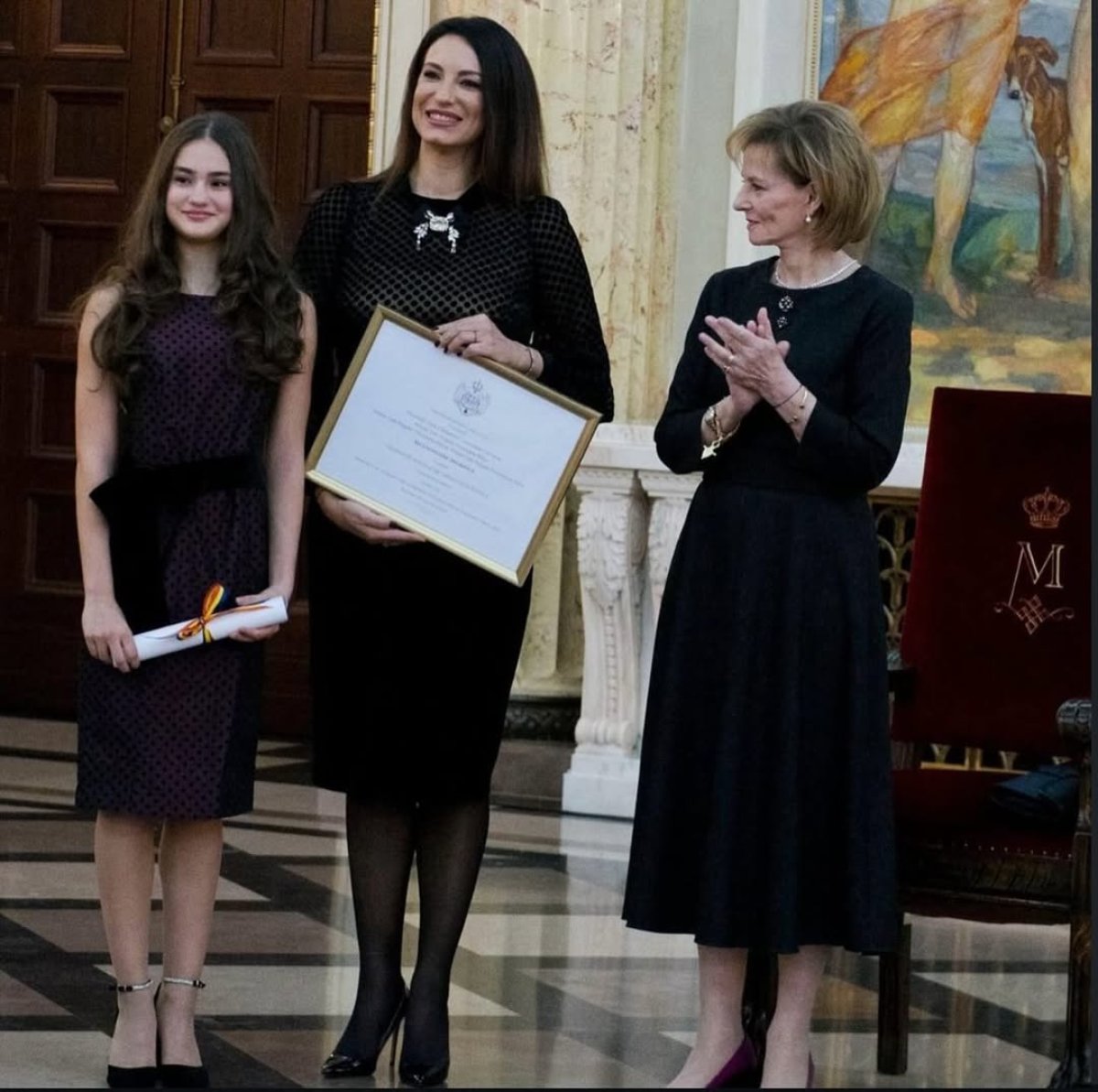 Amalia Lică (foto stânga) și Irina Deleanu (în centru), în vizită la Majestatea Sa Margareta Custodele Coroanei