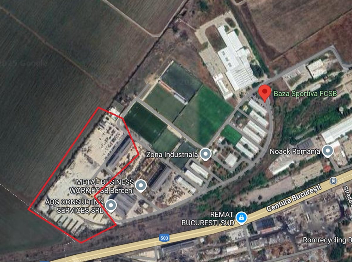 În spatele cantonamentului FCSB se află o parcare de dimensiuni considerabile