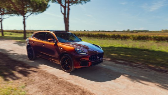 Maserati Grecale Tributo Il Bruciato. Designul auto și vinul italian devin artă