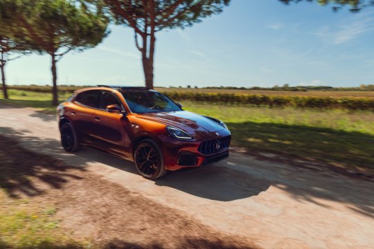 Maserati Grecale Tributo Il Bruciato. Designul auto și vinul italian devin artă