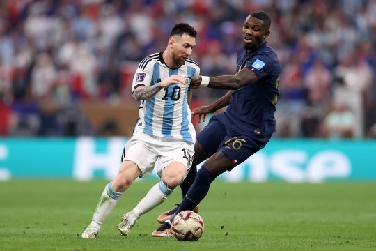 Fotbalistul lui Chivu, poveste memorabilă cu Lionel Messi: ”A început să râdă, și-a scos pantofii și...”