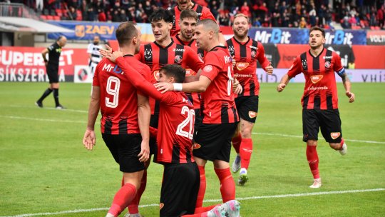 Fază controversată în Csikszereda - CFR Cluj! Verificarea VAR a durat 5 minute