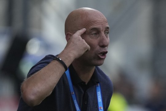 ”Îl puneam pe primul tren și îl trimiteam direct la Budapesta! Nu se poate așa ceva”. Robert Ilyes și-a distrus propriul jucător