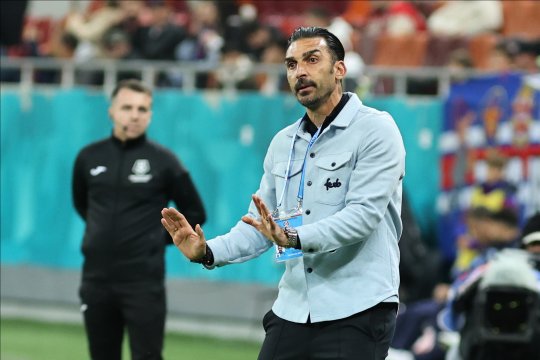 Charalambous a reacționat după ieșirea nervoasă a lui Mirel Rădoi: ”Stați aici să-mi spuneți că băiatul acela a vorbit cu celălalt?”