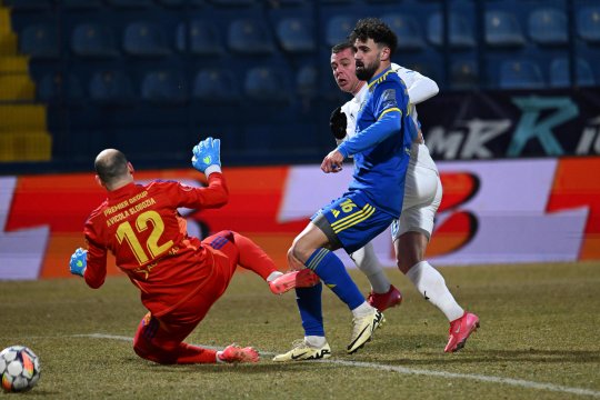 U Craiova - Unirea Slobozia, de la 17:30, live score pe iAMsport.ro. Meci ”capcană” pentru Craiova lui Rădoi