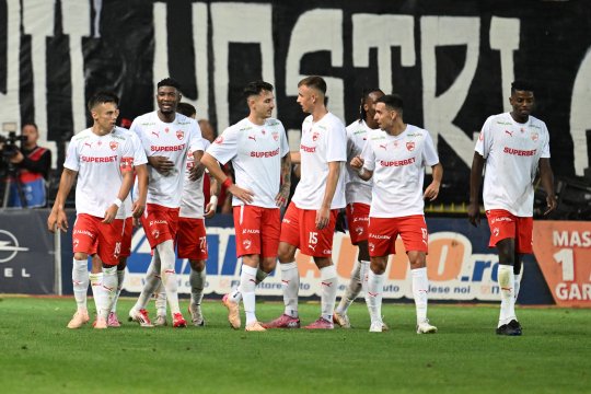 Ioan Andone le-a antrenat pe Dinamo și Rapid, dar și-a ales favorita înainte de derby: ”Au un joc ca lumea la ora actuală”. Ce spune despre lupta la titlu