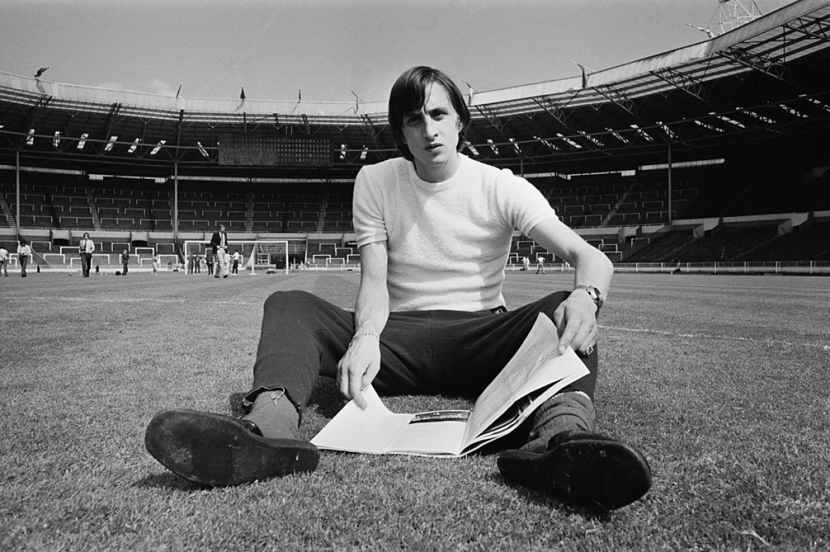Un adevărat artist pe teren, Johann Cruyff a făcut celebru tricoul cu numărul 14