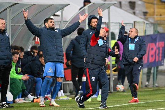 Antrenorul plecat după 3 luni din SuperLiga a dezvăluit haosul de la echipă: ”Jucătorii mi-au cerut să nu mai primesc conducătorii în vestiar! Mai bine stau acasă decât să lucrez așa”