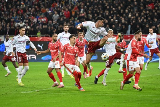 Amenzi și interdicții după derby-ul Dinamo - Rapid. Suma pe care trebuie să o achite clubul din Ștefan cel Mare