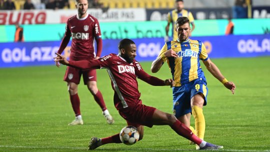 Petrolul - CFR Cluj 0-0, ACUM, pe iAMsport.ro. Ocazie uriașă a formației gazdă! Chică-Roșă lovește bara