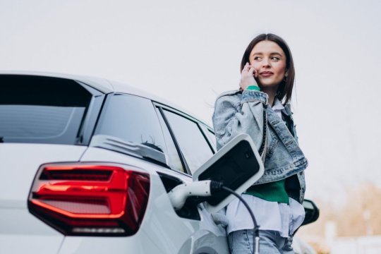 Iluzia verde. Cifrele reale îi contrazic pe producători în ceea ce privește consumul modelelor PHEV