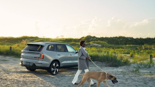 Volvo și Sergio Hudson – design scandinav și modă americană într-o colecție aniversară