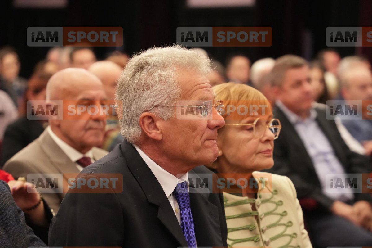 Rivalitatea dintre Loți Boloni și Cornel Dinu a dus la adevărate bătăi: ”Îi mai trăgea o stângă”