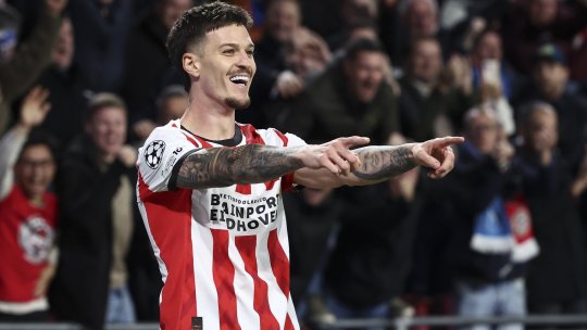 Dennis Man, spectacol total în Champions League. Românul, omul meciului în victoria lui PSV cu Napoli