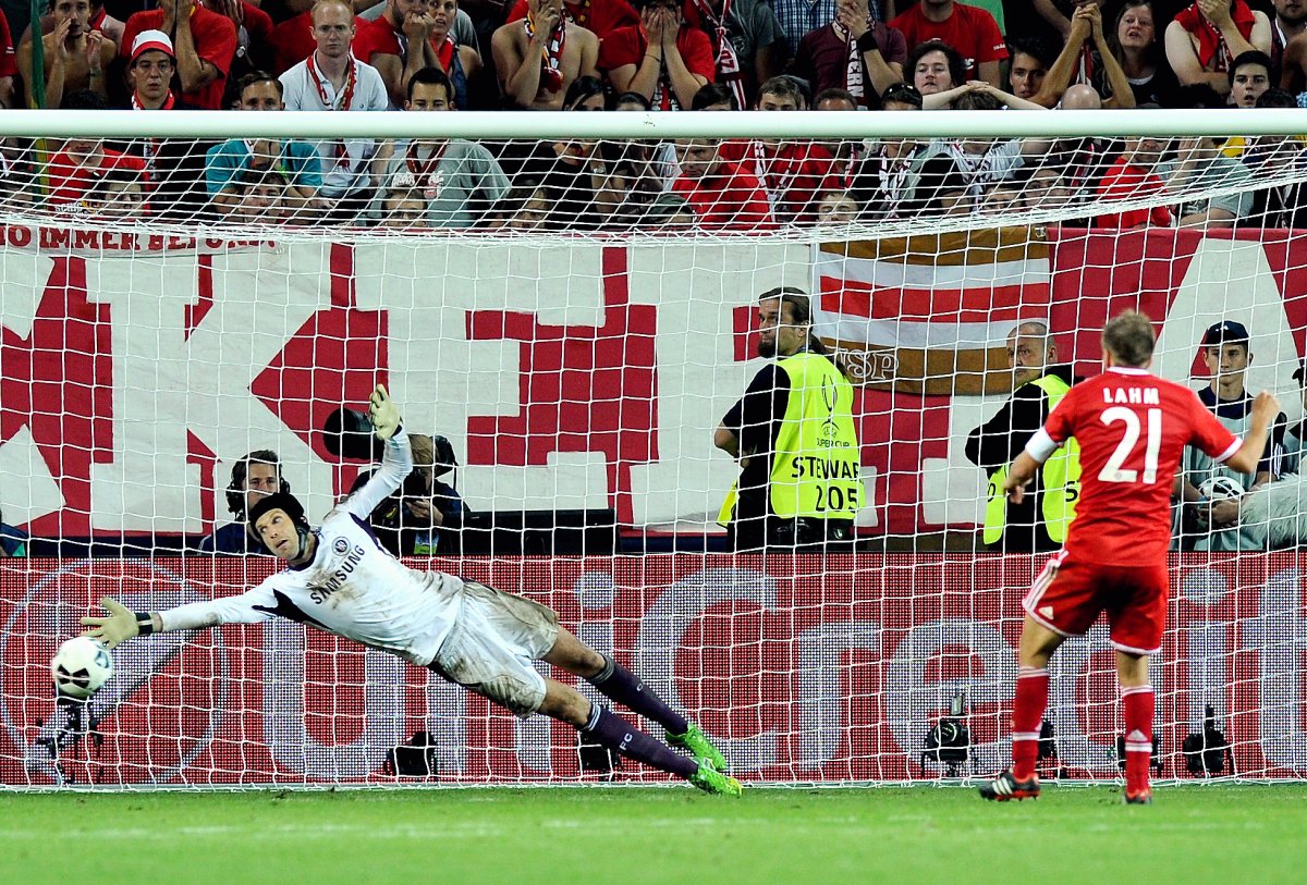 Lansat de Bölöni la Rennes, Cech a devenit unul dintre cei mai mari portari ai lumii, apărând buturile celor de la Chelsea și Arsenal