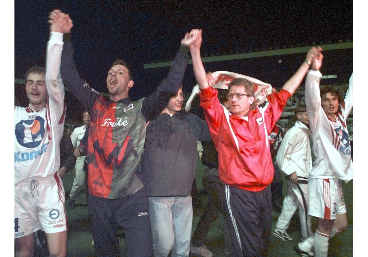 Bölöni și-a început cariera de antrenor la Nancy, în 1994. Aici savurează promovarea în prima divizie franceză, din 1998