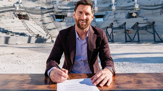 OFICIAL | Leo Messi a semnat contractul și va juca până la 41 de ani!