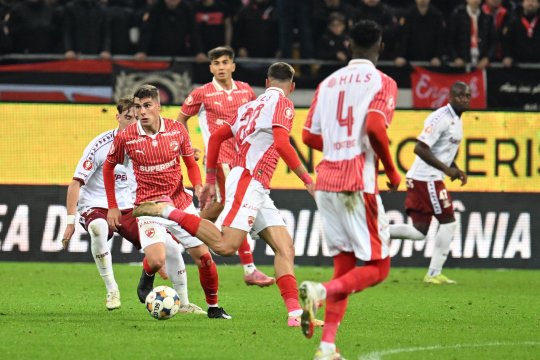FC Argeș - Dinamo, 0-0, pe iAMsport. Gol anulat pentru ”câini”