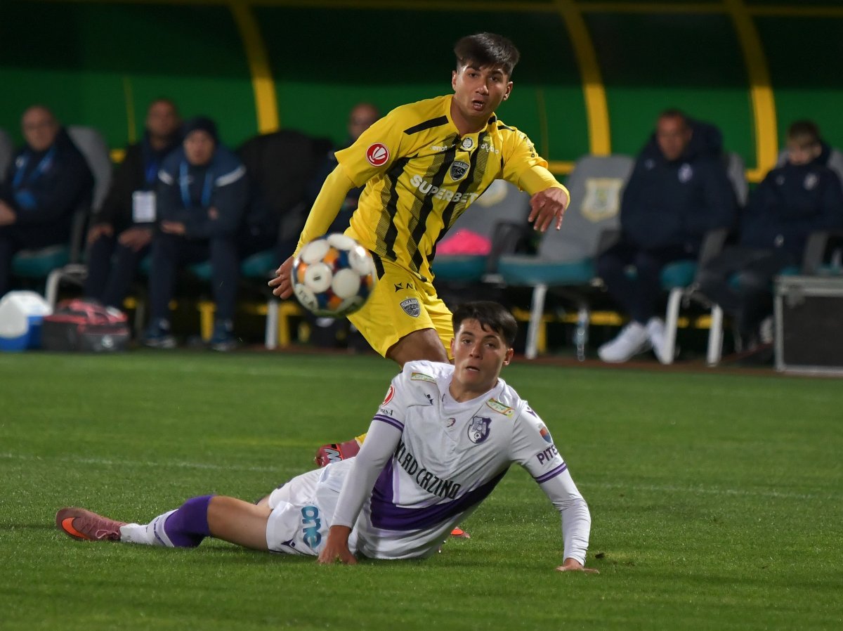 Alex Musi și Mario Tudose, în FC Argeș - Dinamo (1-1)