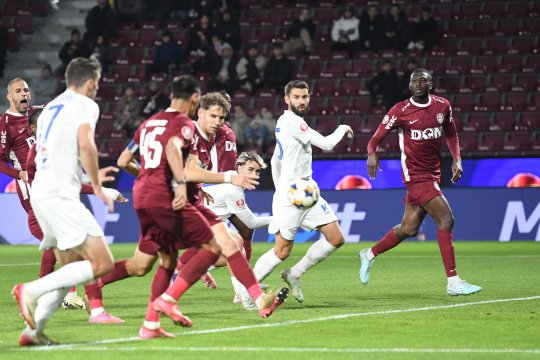 CFR Cluj, pe loc de baraj, după eșecul cu Farul: ”Clasamentul este dureros” / ”Să lăsăm volumul mai jos”