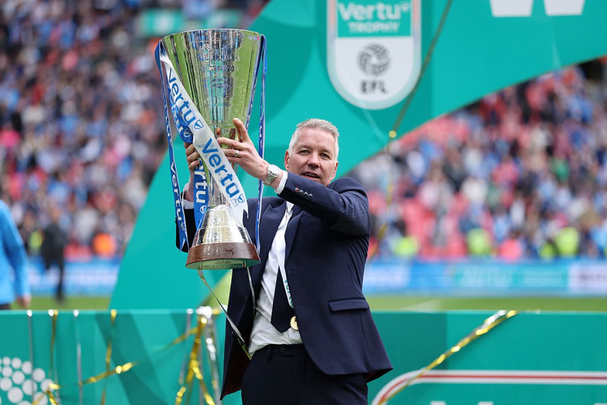Darren Ferguson a câștigat chiar în vară al treilea trofeu EFL, destinat echipelor din ligile a 3-a și a 4-a din Anglia