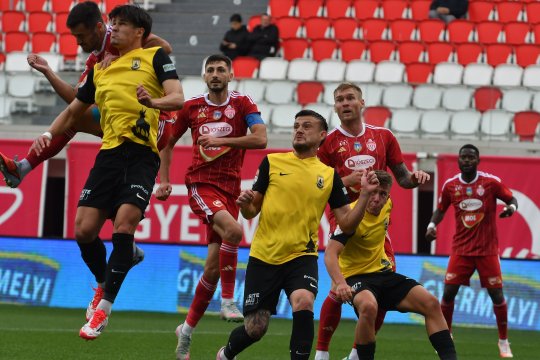 Clubul din Liga 2 a fost depunctat și a primit interdicție la transferuri
