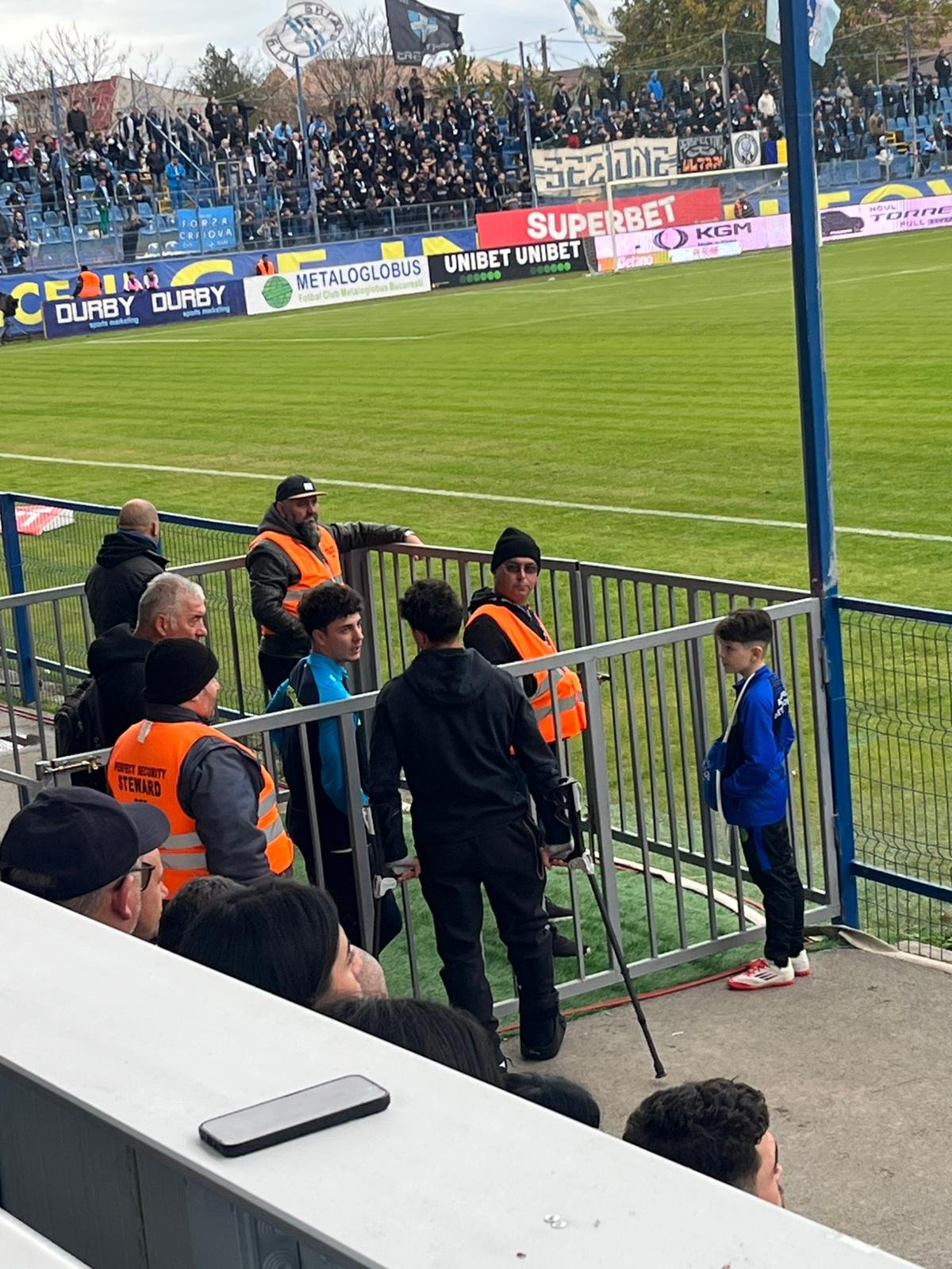 Alex Irimia, accidentat, la partida Metaloglobus - Craiova (0-0)