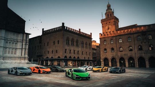 400 de nuanțe ale lui Lamborghini. Cum transformă marca italiană fiecare mașină într-o capodoperă unică