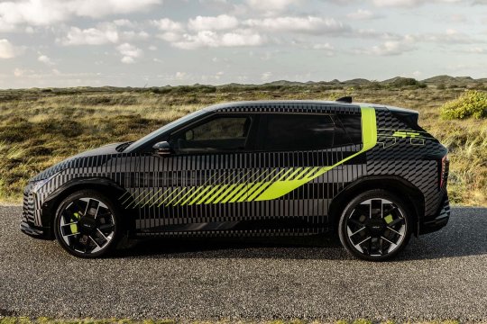 Primele imagini cu modelul sportiv EV4 GT de la Kia