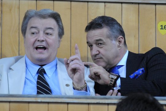 ”Nu mi-a plăcut de el niciodată!”. Legenda Stelei a spus că Vadim Tudor îi turna pe jucători la Securitate: ”Călătorea cu noi și scria rapoartele”