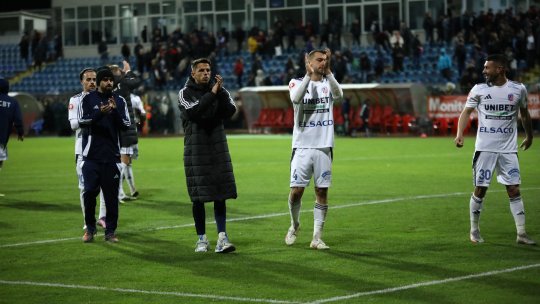 E lider în SuperLiga, dar jucătorii tot sunt neplătiți! Pe câte luni se întind restanțele de la FC Botoșani și când au primit ultimul salariu fotbaliștii