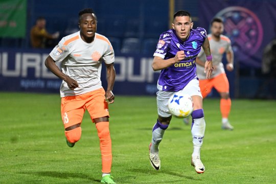 Metaloglobus - Argeș și Metalul Buzău - U Cluj, de la 15:00, Sănătatea Cluj - Craiova, de la 18:30, și Bistrița - FCSB, de la 21:00, pe iAMsport.ro. Continuă duelurile din prima etapă a grupelor Cupei României!