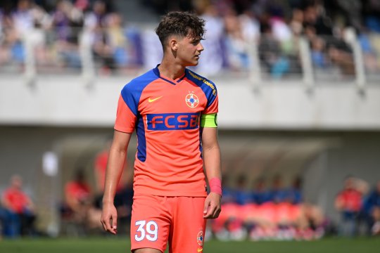 A debutat în Cupa României la doar 16 ani ca titular pentru FCSB