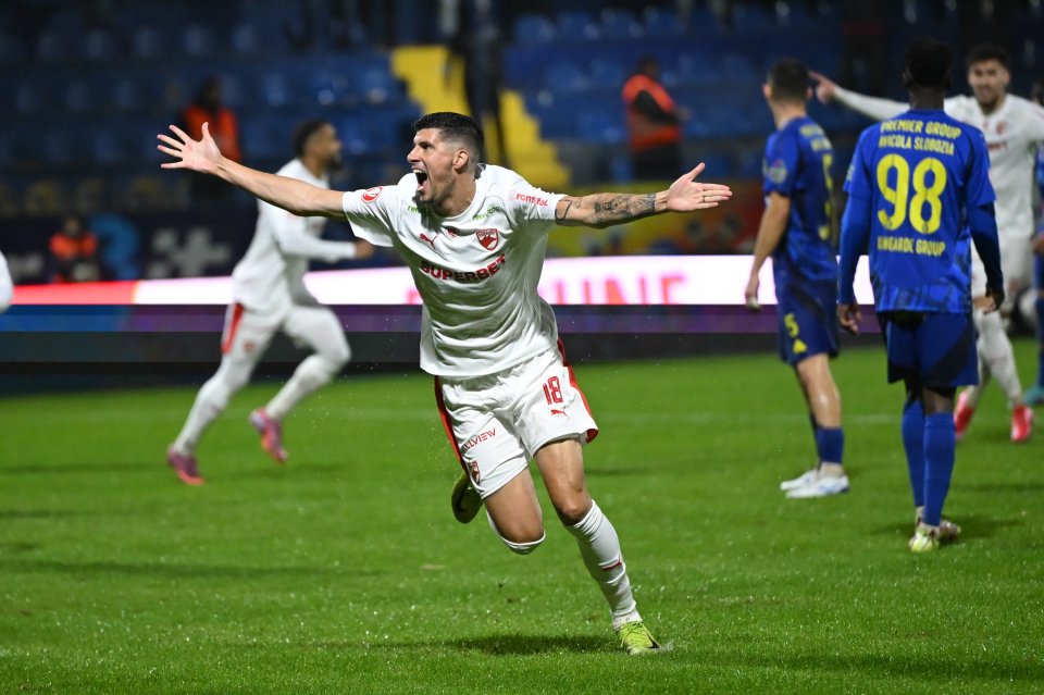 Stipe Perica, sărbătorind golul la meciul cu unirea Slobozia