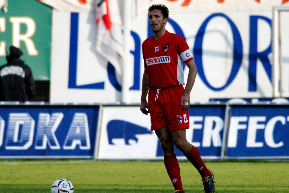 După ce a părăsit-o pe Dinamo, Gică Popescu a mai evoluat şi pentru Hannover 96, înainte să agaţe ghetele în cui