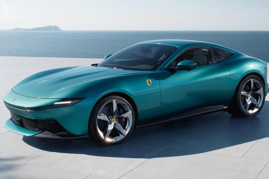 Ferrari revine oficial în România! Bolidul de 246.000 de euro Amalfi, debut pe piața noastră