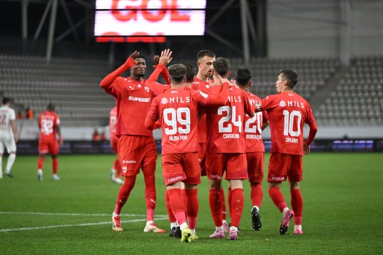 Fostul antrenor de la Dinamo și CFR Cluj și-a ales favorita înainte de derby: ”Nu cred că poate să facă un rezultat bun”