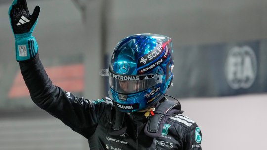 Russell pleacă din pole-position în Singapore!