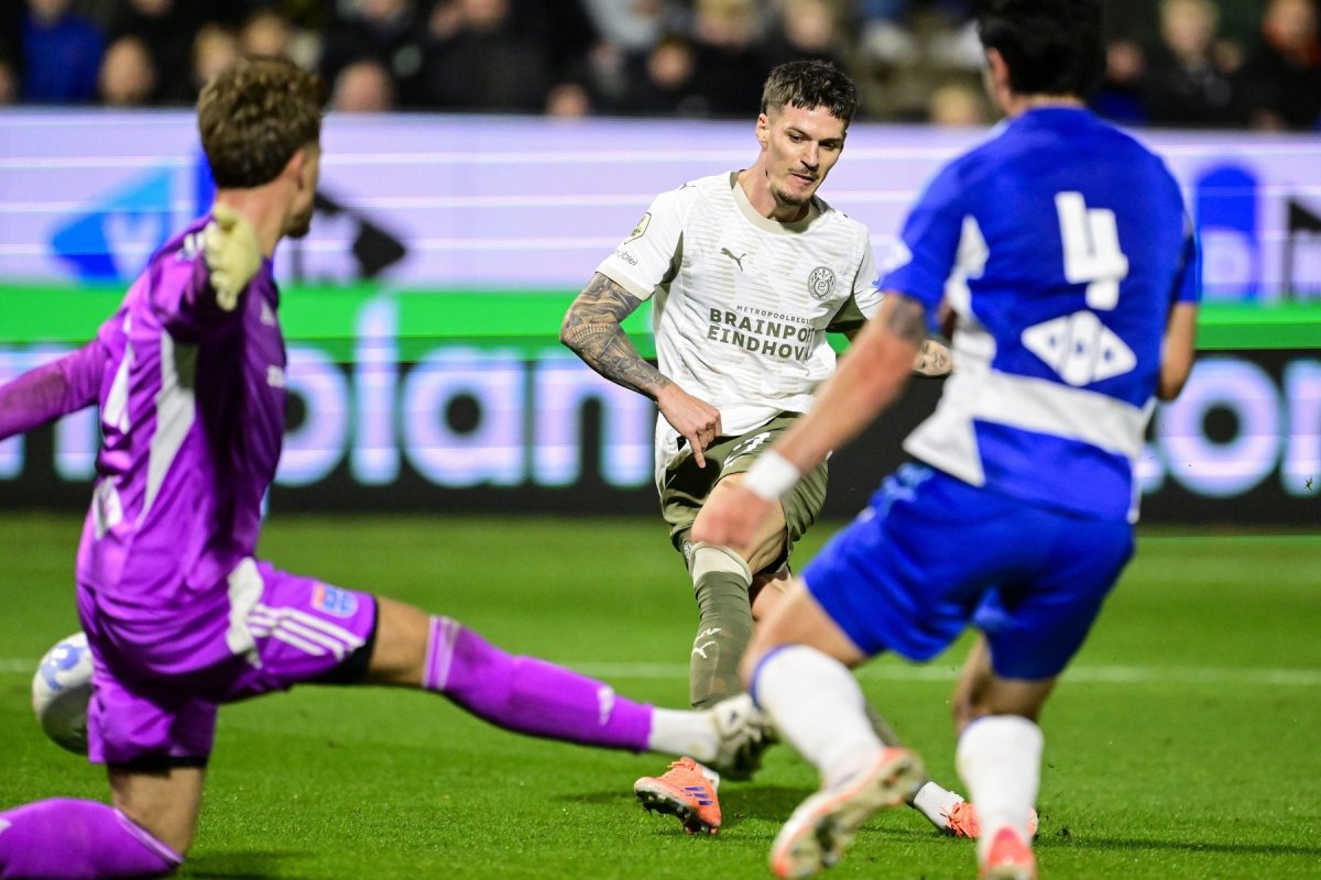 Dennis man a marcat primul gol la PSV