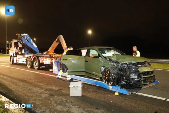 Jucătorul care a fost pe teren la umilința trăită de România lui Pițurcă, implicat într-un groaznic accident auto! Mașina de 270.000 de lire sterline a fost distrusă