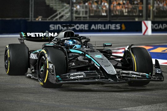 Russell, victorie fără emoții în Singapore. McLaren ia titlul constructorilor