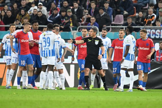 Au dat verdictul în privința celor 3 penalty-uri din FCSB - Craiova: ”E clar!” / ”Istvan Kovacs ar fi trebuit să observe, la experiența sa”