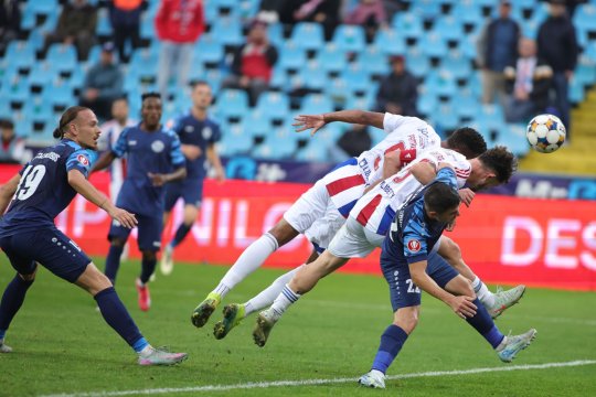 Oțelul Galați - Metaloglobus 4-0. Recital al echipei lui Balint. Metaloglobus, tot fără victorie după 12 etape