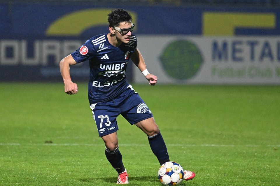 FC Botoșani - UTA Arad, de la 20:30, pe iAMsport.ro.