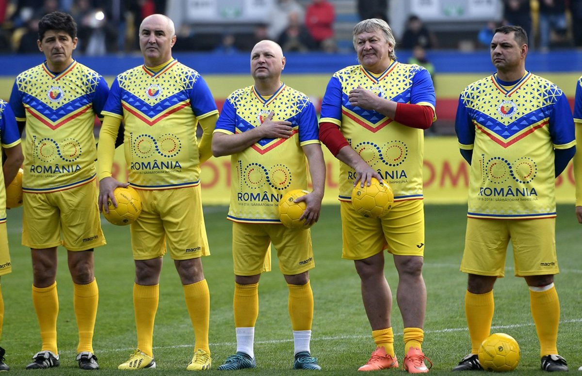 Dănuț Lupu (al doilea de la dreapta la stânga) a fost considerat unul dintre cei mai talentați fotbaliști români