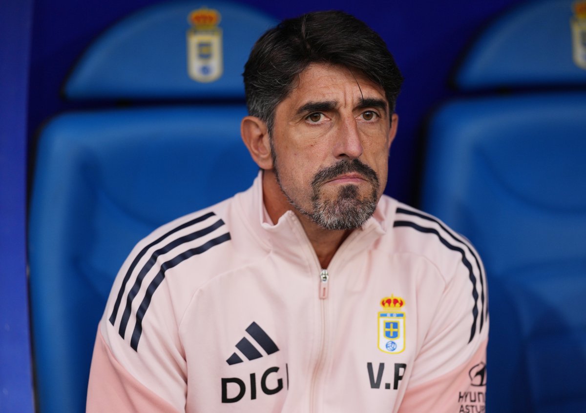 Veljko Paunovic a fost antrenor la Real Oviedo în perioada martie - octombrie 2025