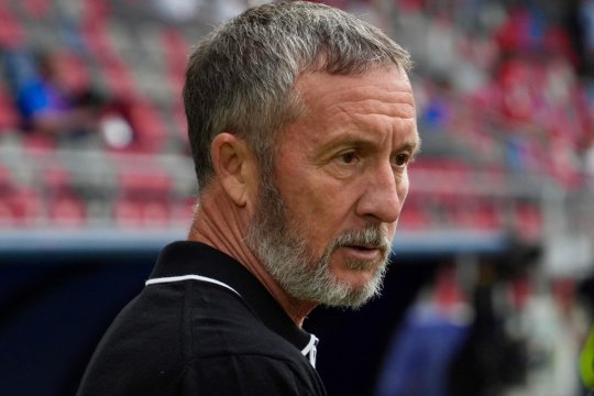 Mihai Stoica, luat la înjurături de primarul orașului la un meci din SuperLigă. ”Băi, handicapatule!”