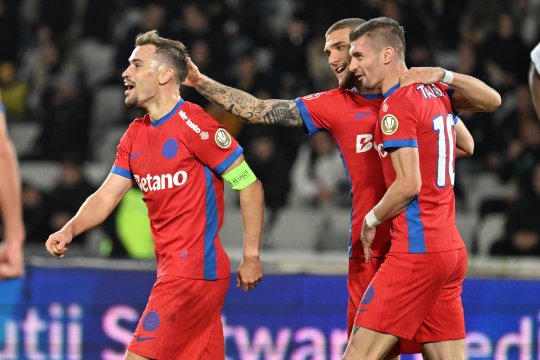 U Cluj - FCSB 0-2, ACUM, pe iAMsport.ro. Darius Olaru bifează ”dubla” în Ardeal! Bergodi, aproape de primul eșec