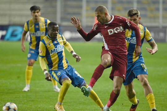 Islam Slimani primește un salariu infim la CFR Cluj! Există jucători mai bine plătiți în Liga 2. De ce a acceptat algerianul oferta din Gruia